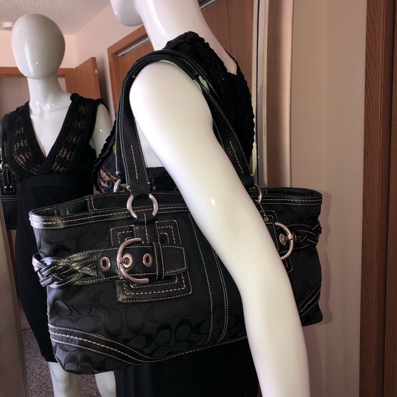 Coach Signature Collection Black Shoulder Bag - Picture 2 of 7